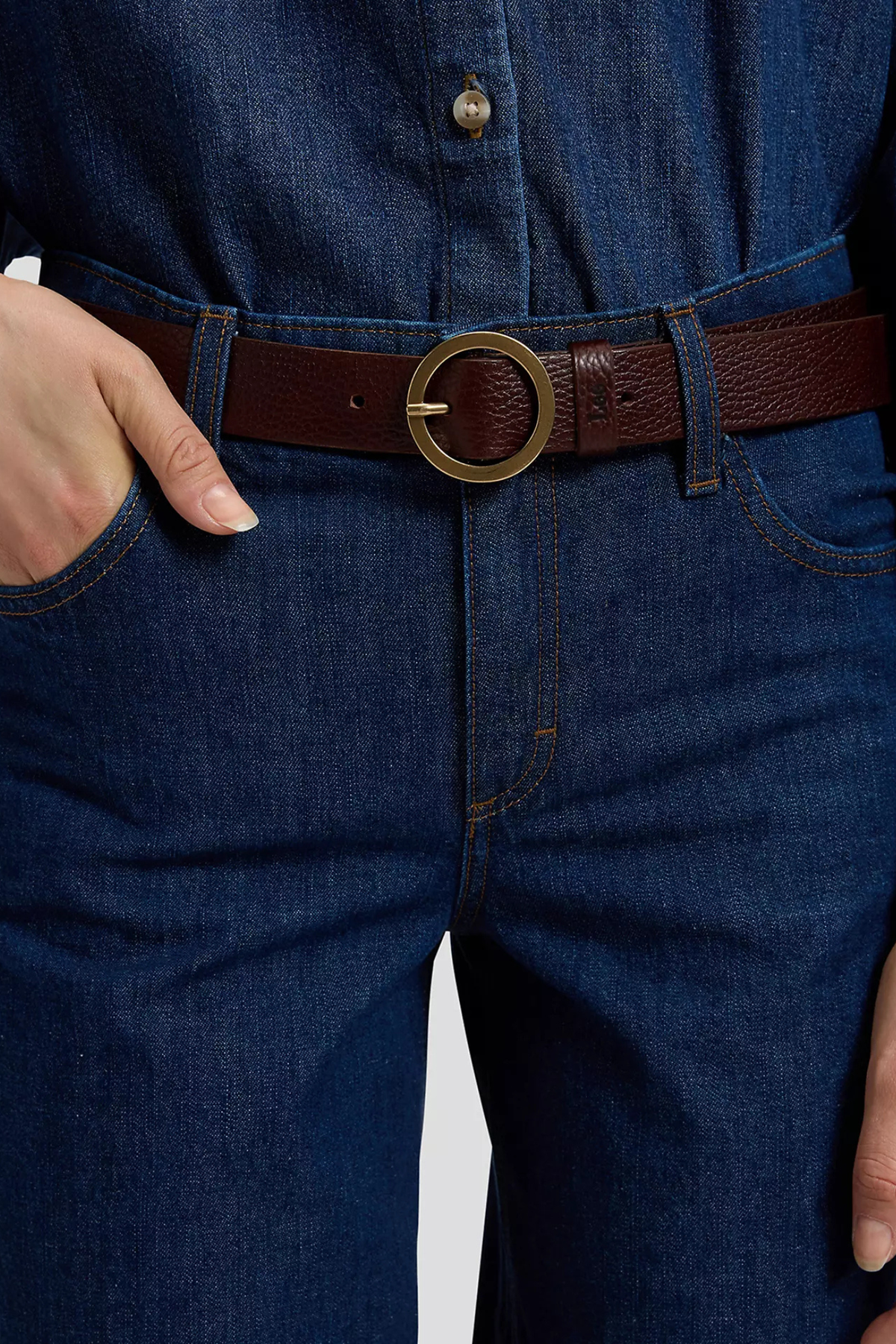 CIRCLE BUCKLE BELT - DARK BROWN