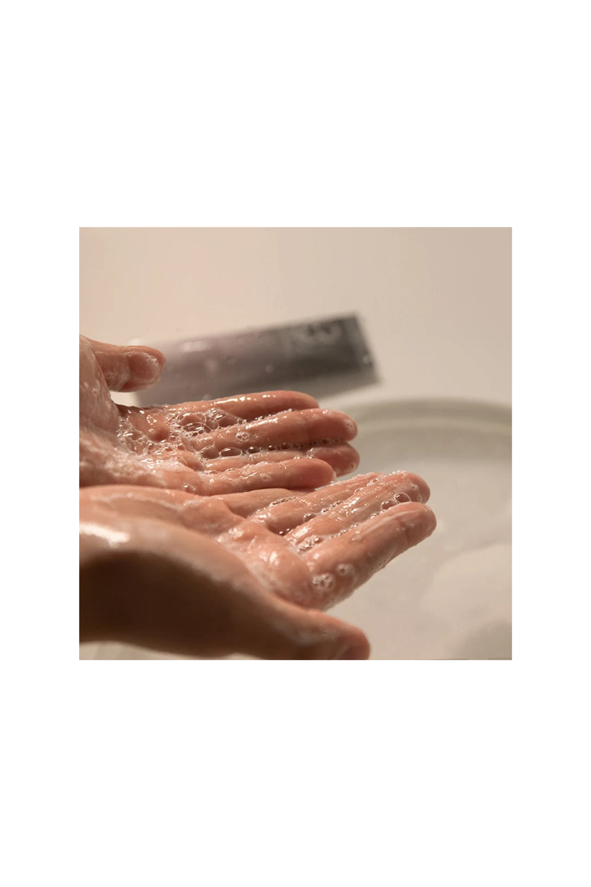 GEL NETTOYANT DOUX AU RIZ NOIR ET TRIPLE AHA 100ML