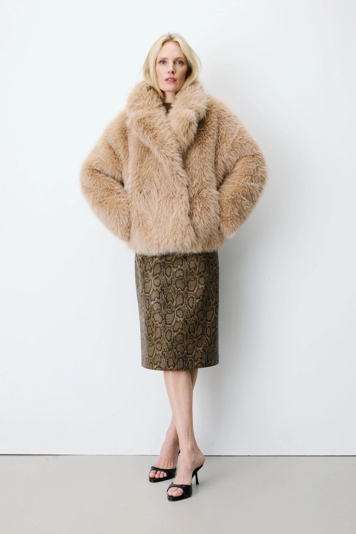 AMY COAT - BEIGE