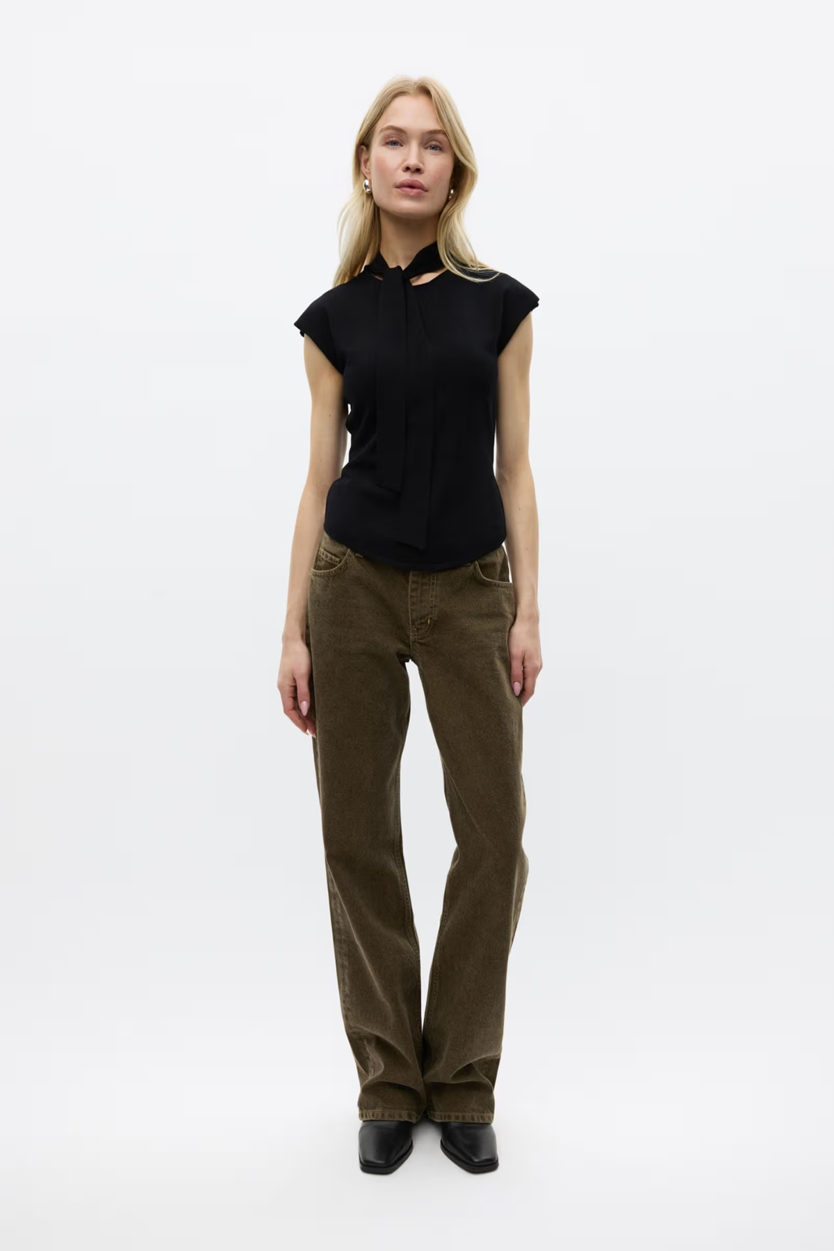 NELLA SS KNIT - BLACK