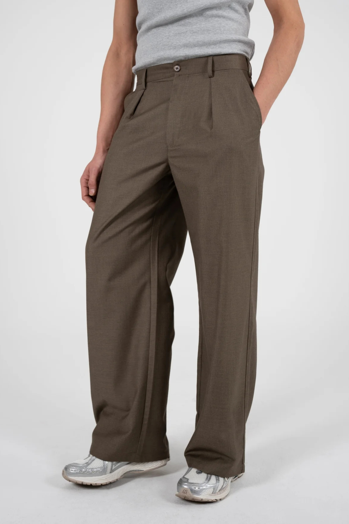 SOHO PLEATED PANTS - KHAKI