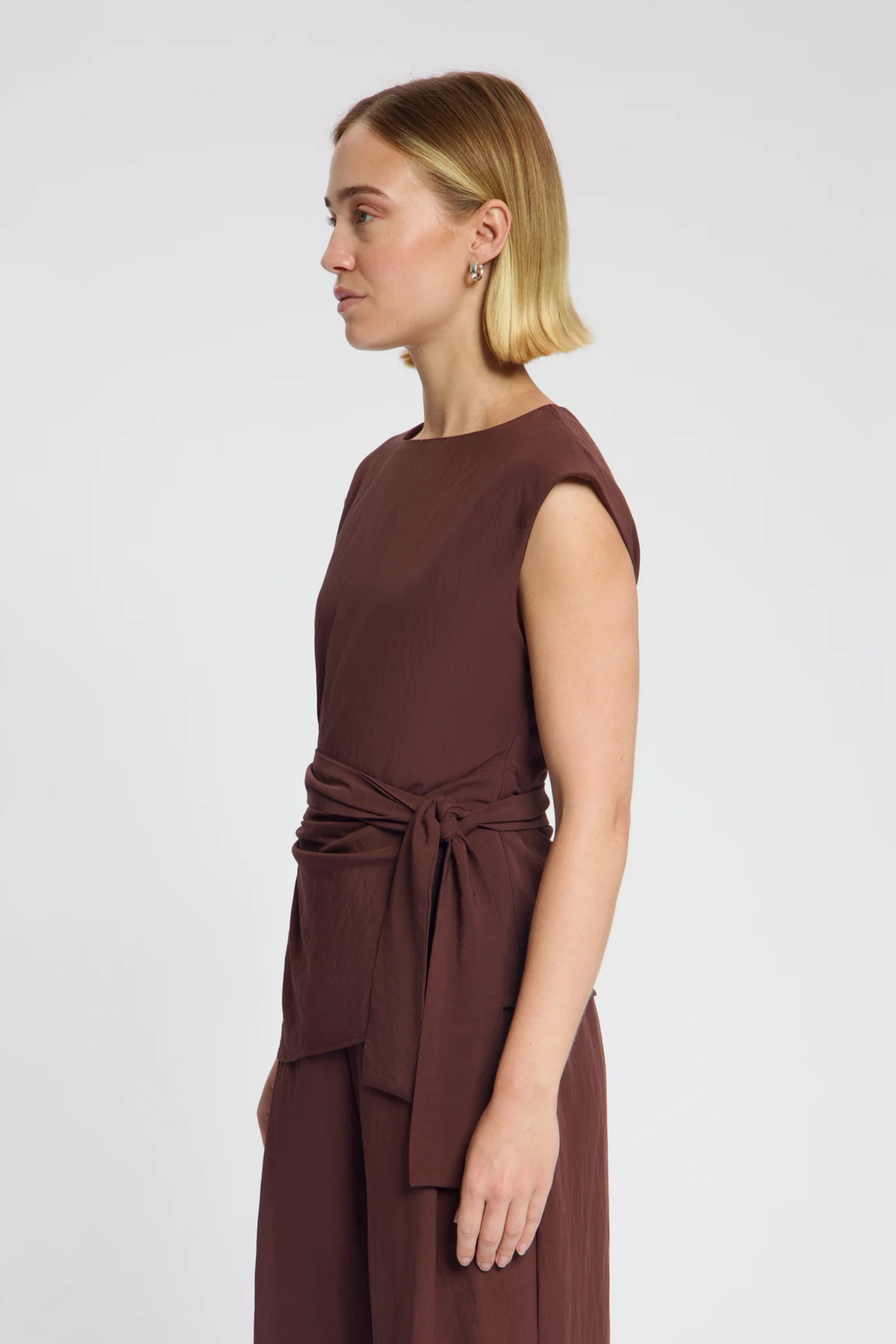 MADDIE TIE-TOP - BORDEAUX