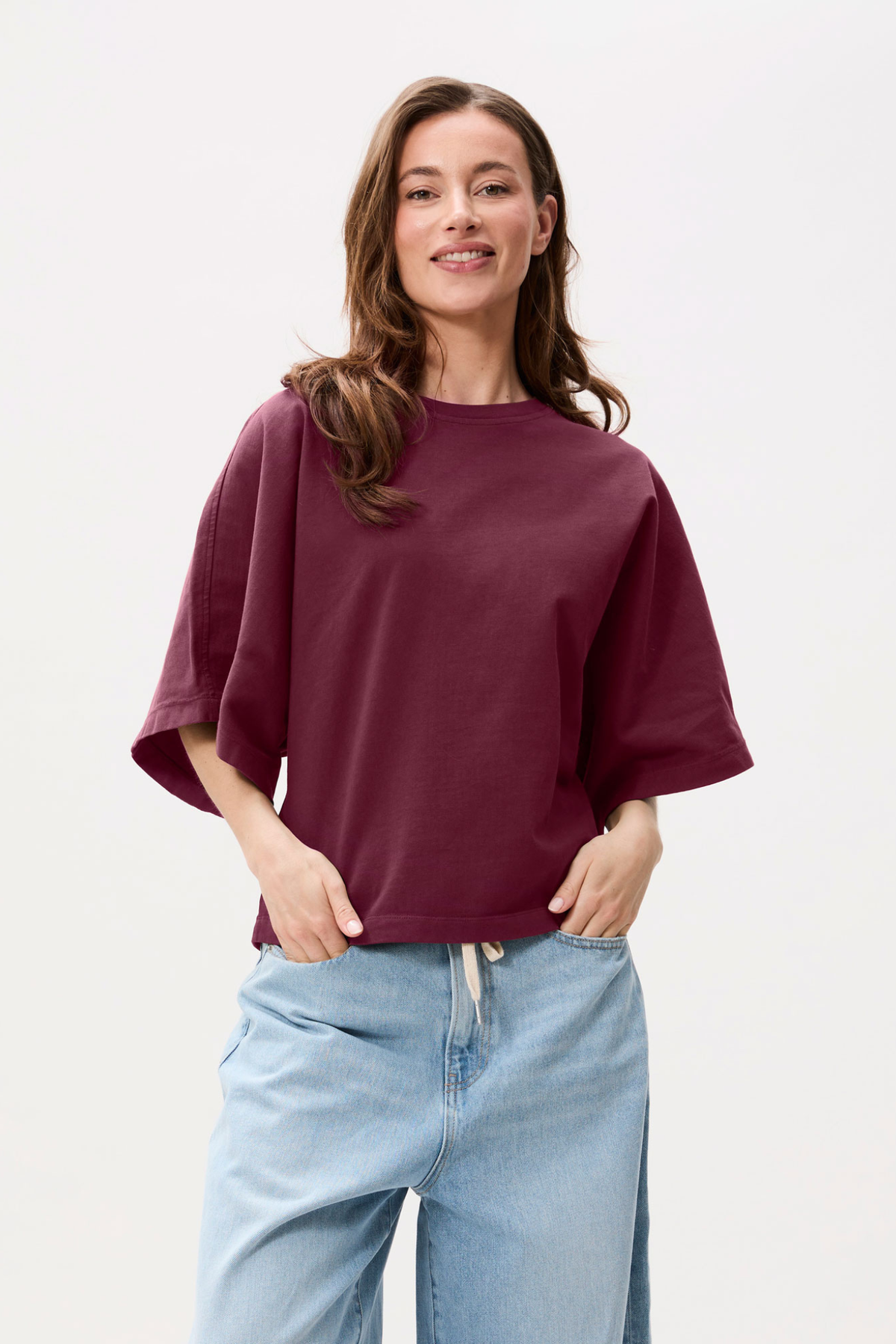 T-SHIRT MET VLEERMOUWEN - MERLOT
