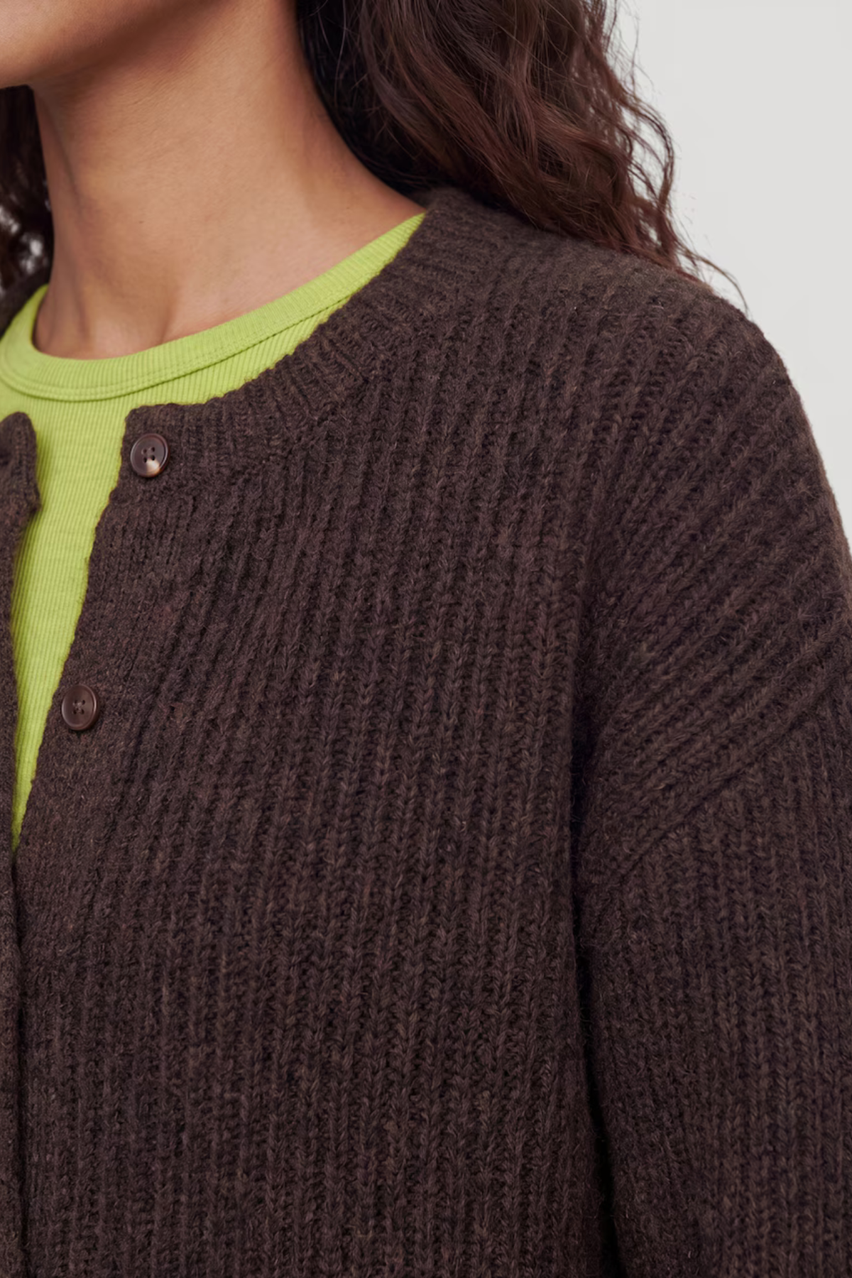 LLIANA VEST - BRUIN