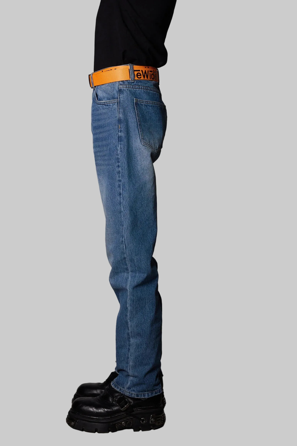 RECHTE JEANS - BLAUW