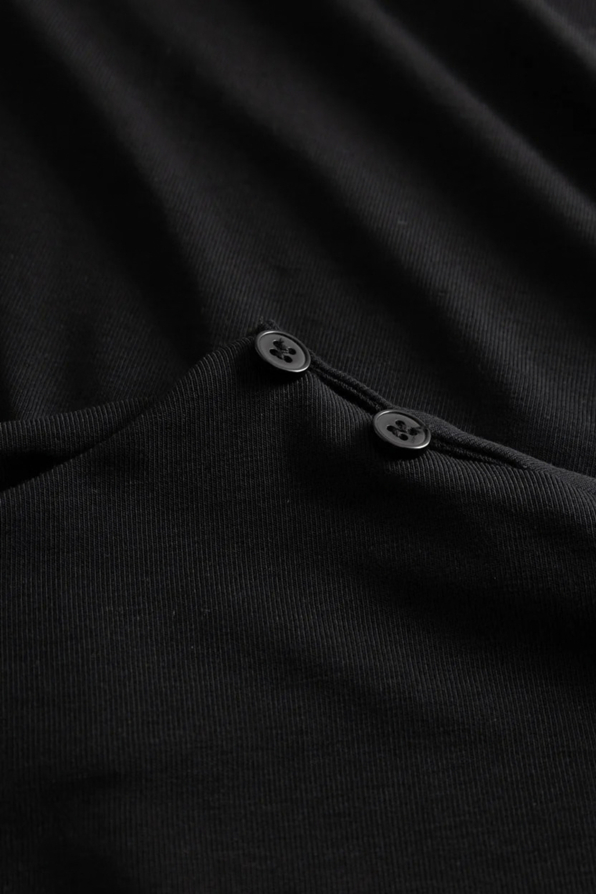 NELLA T-SHIRT - BLACK