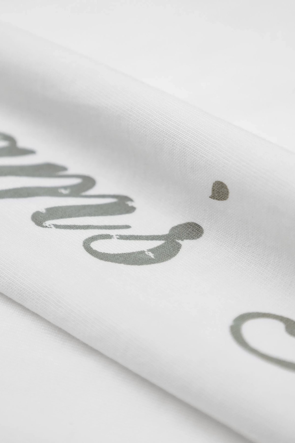 DISTRESSED SCRIPT LOGO LONGSLEEVE - OFF WHITE