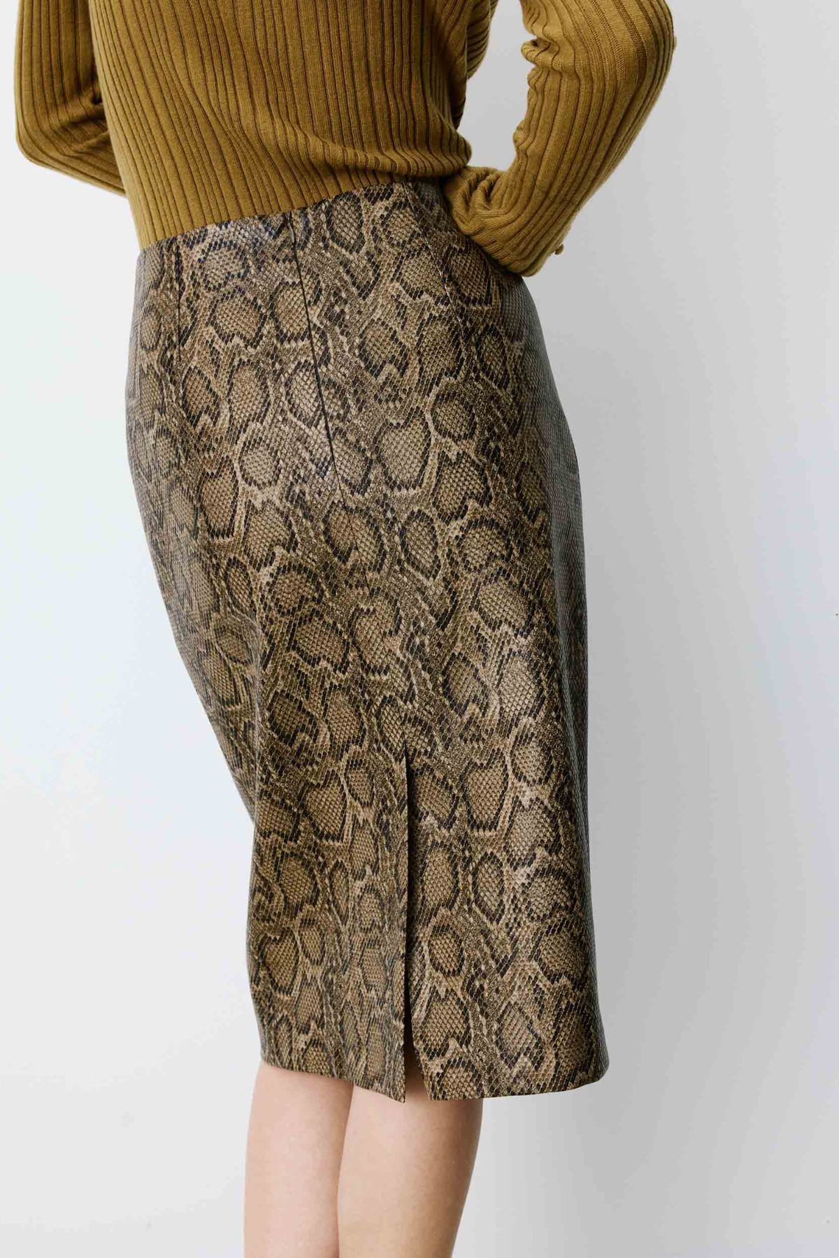 JUPE ACACIA - PYTHON