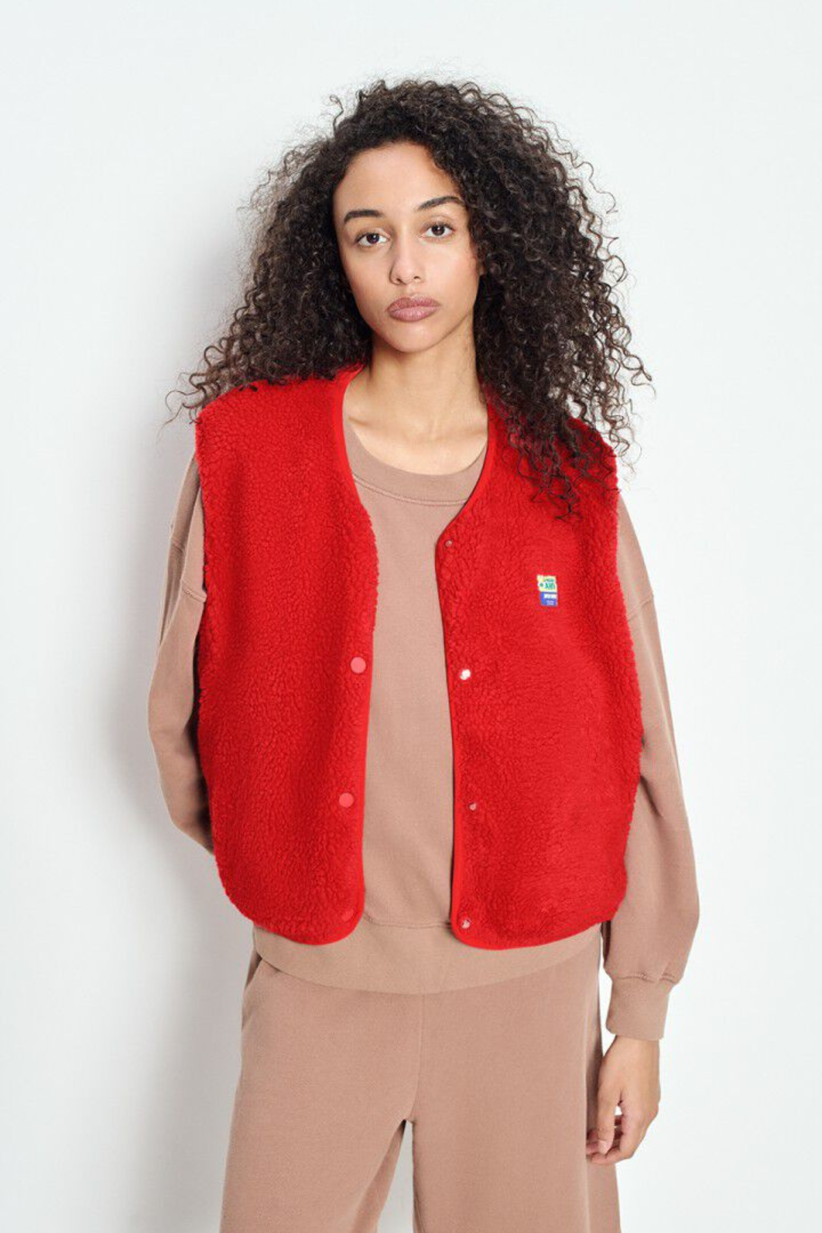 HOKTOWN SLEEVELEES JACKET - LOVE