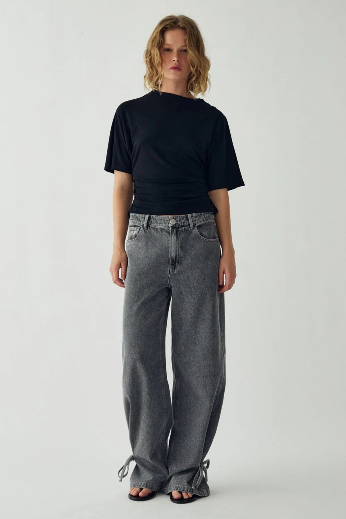 NELLA T-SHIRT - BLACK
