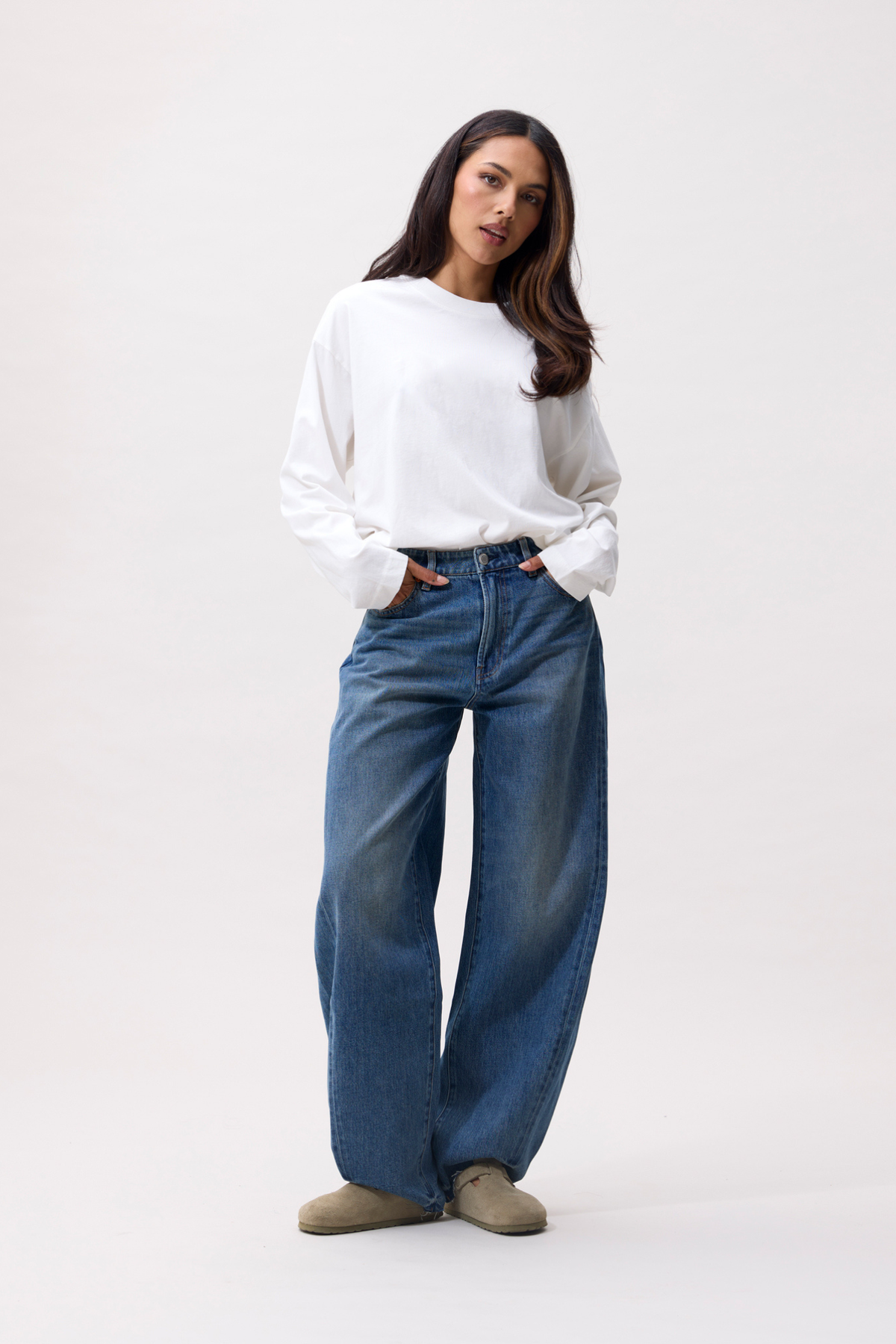 SUPER BARREL FIT JEANS - MIDDENBLAUW
