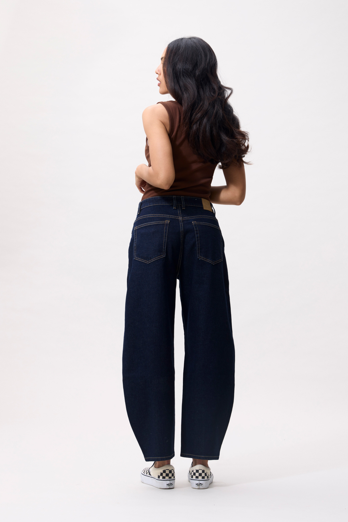 CROPPED BARREL FIT JEANS - DONKERBLAUW