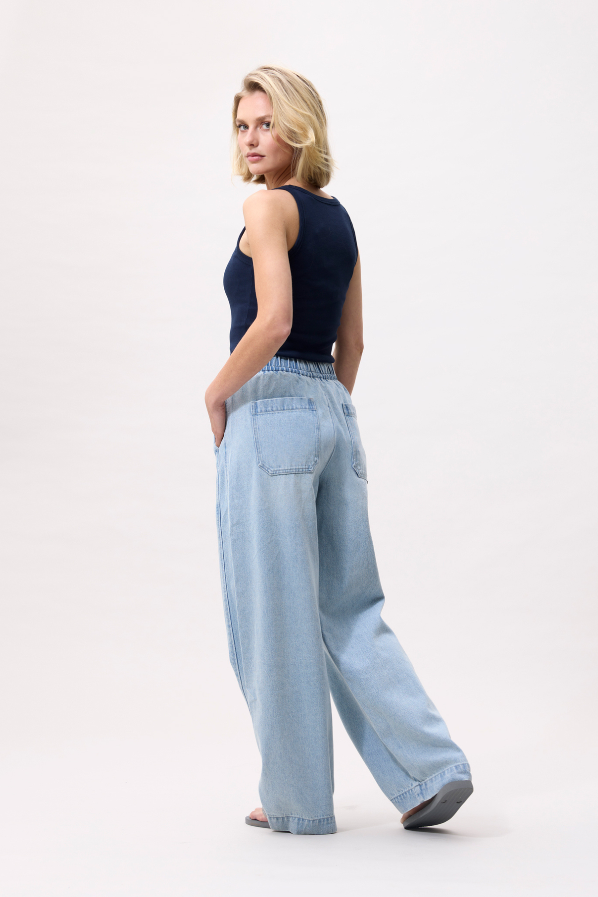 BARREL FIT JOGGER - LICHTBLAUW