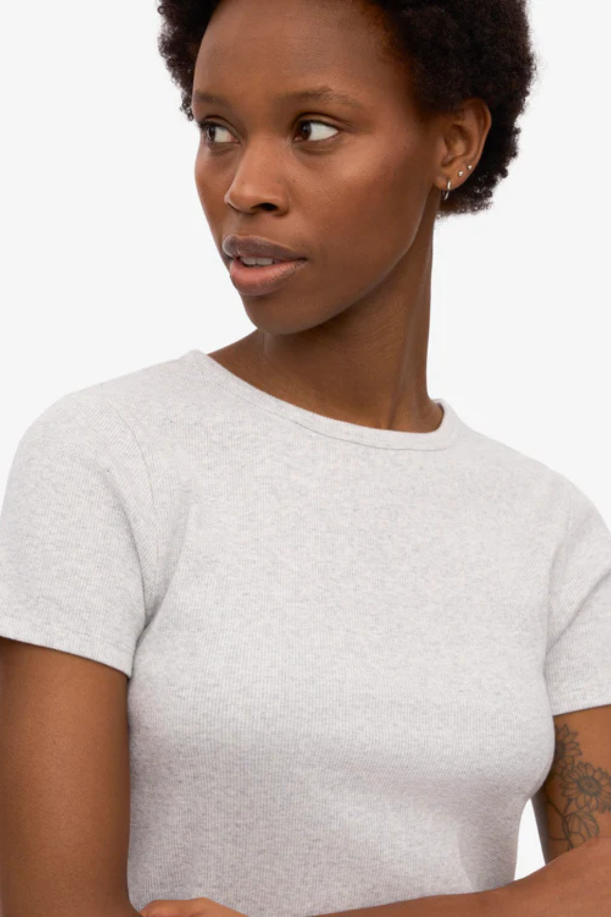 BIOLOGISCH GERIBD T-SHIRT MET KORTE MOUWEN - SNOW MELANGE