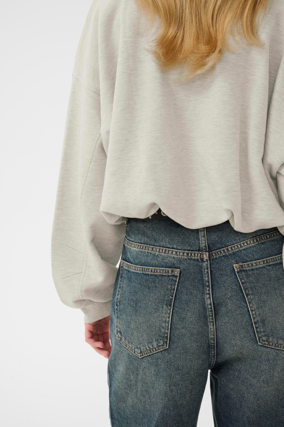 KAHLA MEL SWEATSHIRT - ULTRA LICHTGRIJS