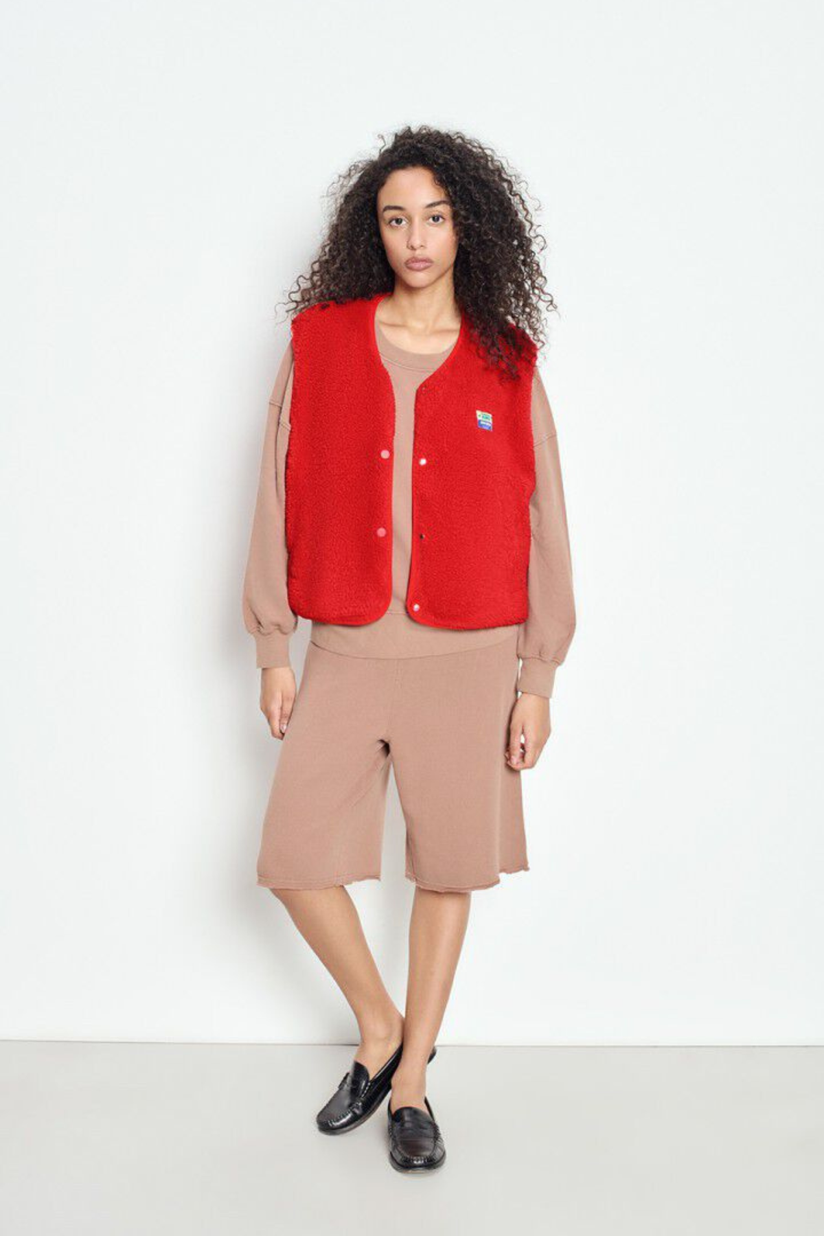 HOKTOWN SLEEVELEES JACKET - LOVE