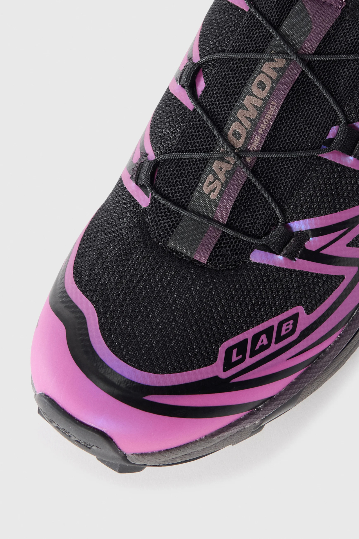 XT-6 IRIDESCENT WOMEN SNEAKERS - BLACK/HOLLYHOCK/PLUM PERFECT